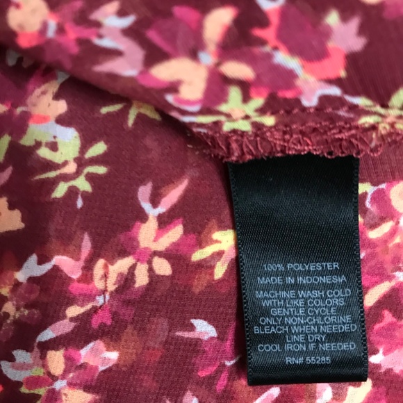 Express burgundy sleeveless floral top sz M - Picture 8 of 8